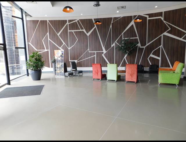 1,000M² OFFICE TO LET IN FERNDALE
